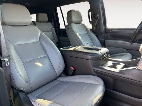 Used 2021 GMC Yukon XL SLT image 15