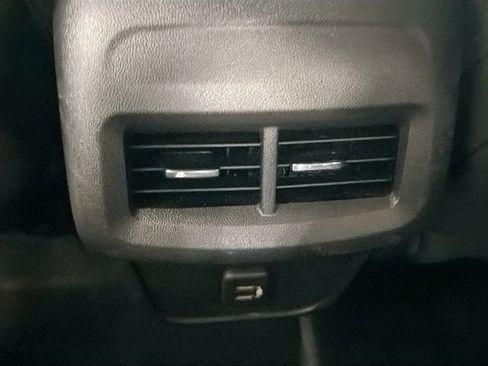 Used 2020 Chevrolet Equinox LT image 25