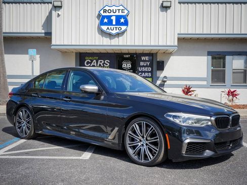 Used 2018 BMW M550i xDrive M550i xDrive w/ Dynamic Handling Package image 3