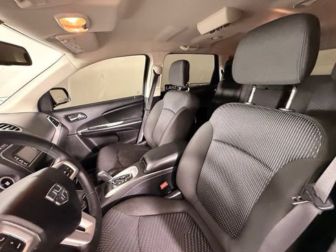 Used 2019 Dodge Journey SE w/ Connectivity Group FWD image 39