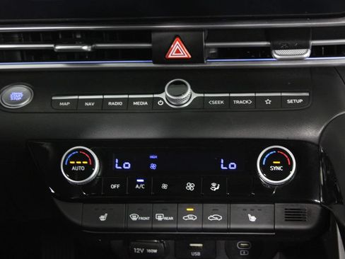 Certified 2024 Hyundai Elantra SEL w/ Convenience Package FWD image 22