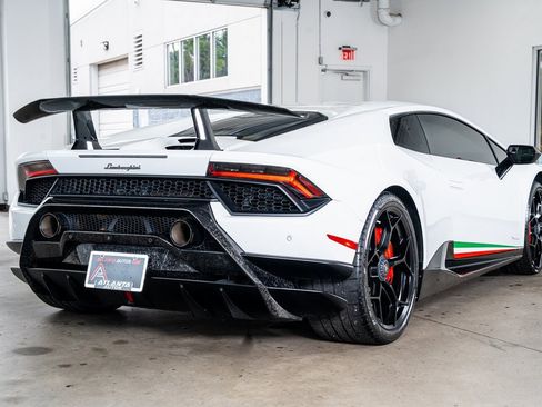 Used 2018 Lamborghini Huracan Performante image 6