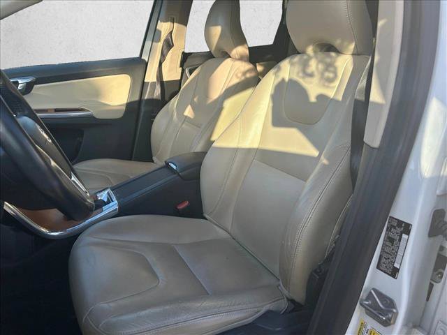 Used 2017 Volvo XC60 T5 Inscription w/ Preferred Option Package FWD image 16