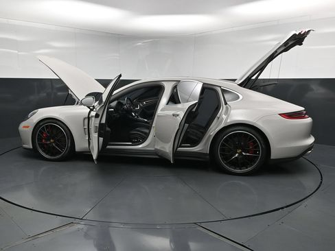 Certified 2020 Porsche Panamera GTS AWD/4WD image 32