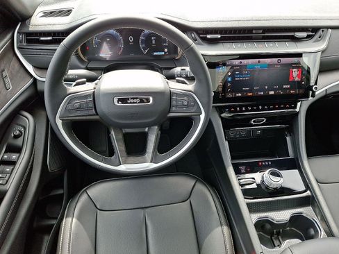 New 2026 Jeep Grand Cherokee L Limited AWD/4WD image 7