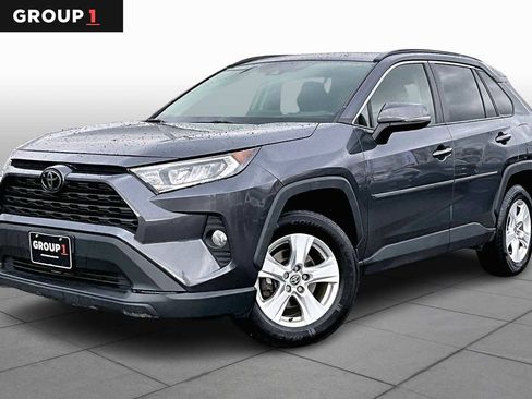 Used 2020 Toyota RAV4 XLE w/ Convenience Package image 1