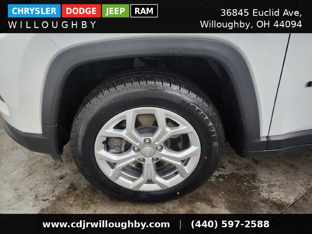 Used 2024 Jeep Compass Latitude AWD/4WD image 37