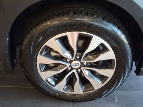 Certified 2025 Subaru Outback Limited AWD/4WD image 7