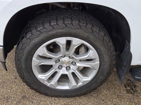 Used 2023 Chevrolet Silverado 1500 LTZ w/ LTZ Convenience Package II AWD/4WD image 7