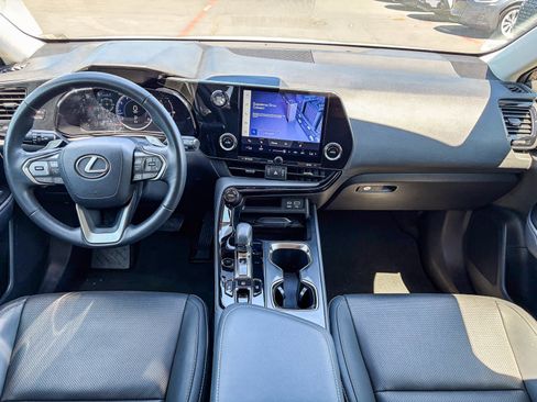 Used 2024 Lexus NX 250 FWD image 11
