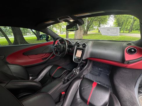 Used 2017 McLaren 570S Coupe RWD image 53