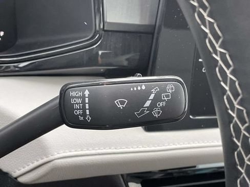 Used 2025 Volkswagen Taos S FWD image 21