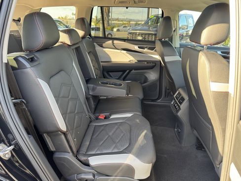 Used 2025 Volkswagen Atlas Peak Edition SE image 37