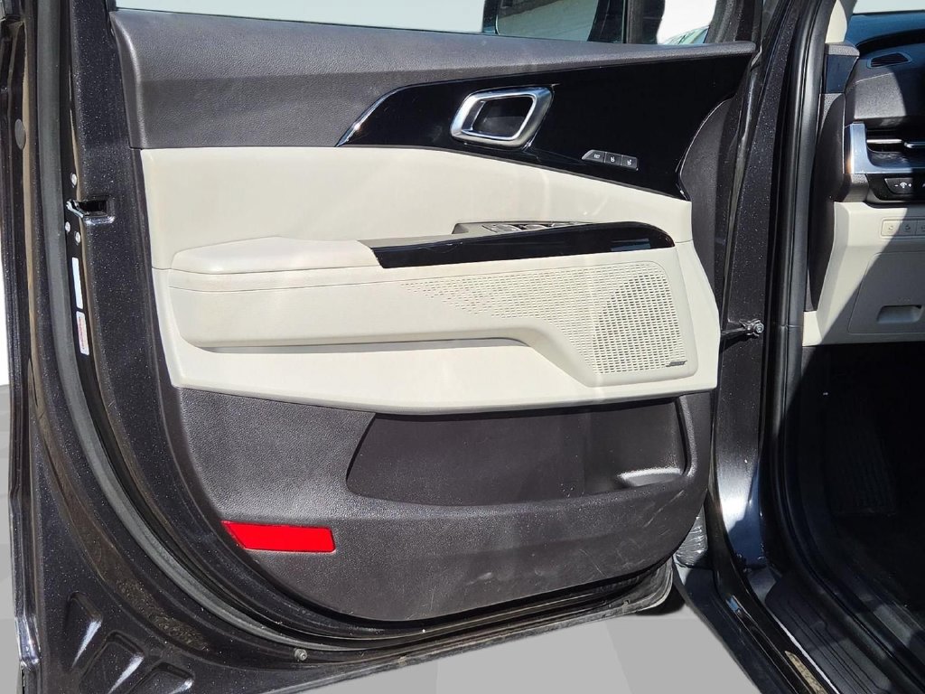 Used 2024 Kia Carnival SX Prestige FWD image 12