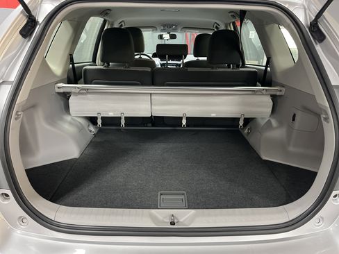 Used 2016 Toyota Prius V Three image 31