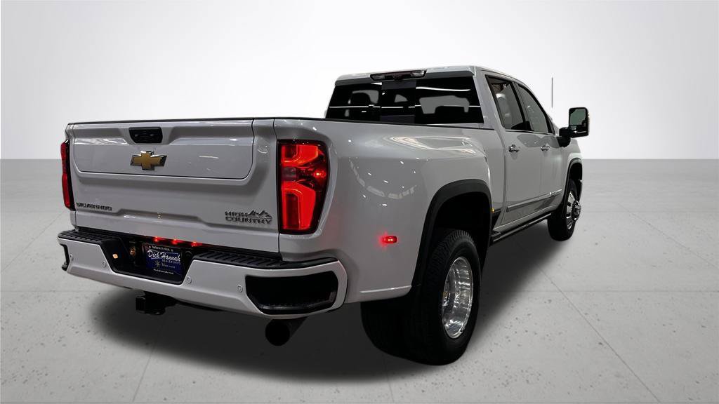 Used 2024 Chevrolet Silverado 3500 High Country w/ High Country Premium Package AWD/4WD image 9