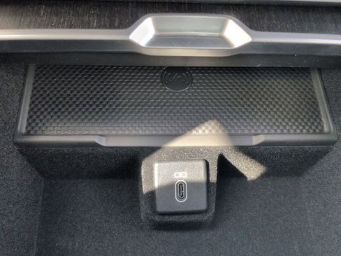 New 2026 Land Rover Range Rover Long Wheelbase SE AWD/4WD image 34