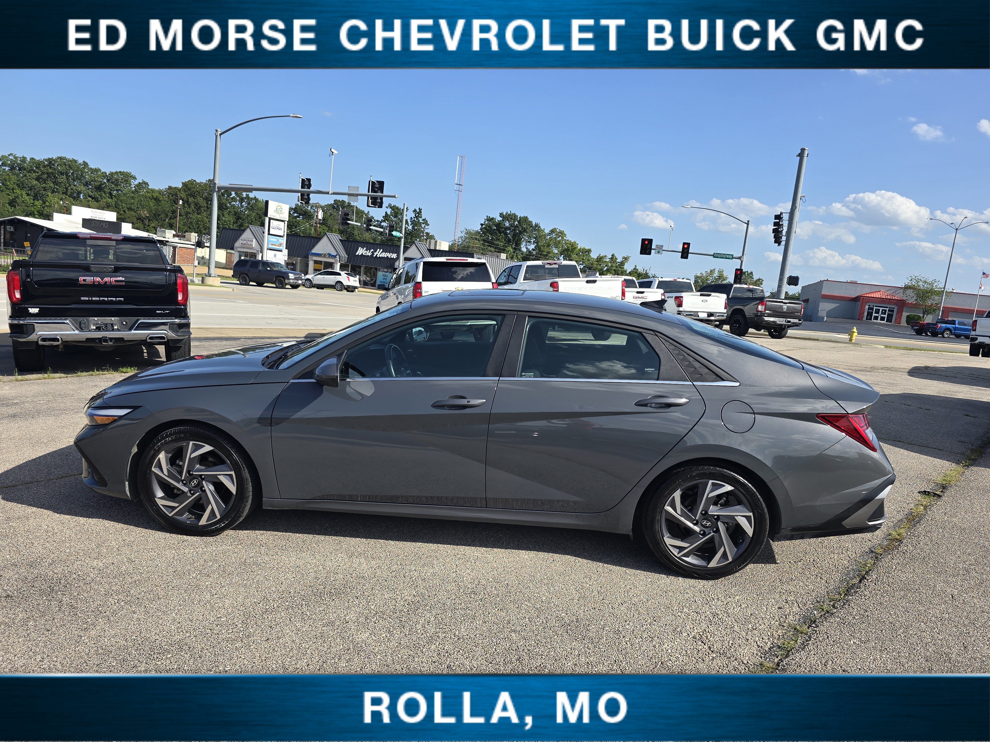 Used 2025 Hyundai Elantra SEL FWD image 6
