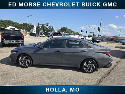 Used 2025 Hyundai Elantra SEL FWD image 6