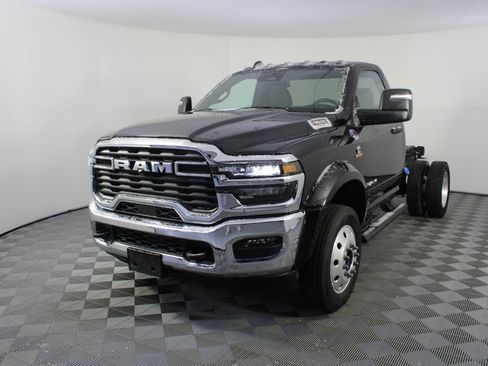 Used 2025 RAM 4500 4x4 Regular Cab DRW image 18