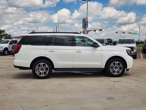 New 2026 Ford Expedition Active AWD/4WD image 7