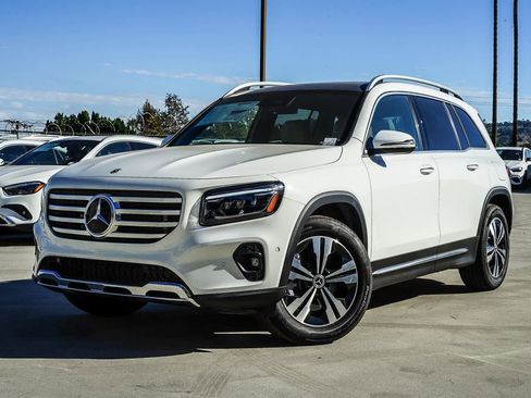 Used 2026 Mercedes-Benz GLB 250 image 1