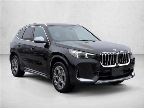 Used 2023 BMW X3 xDrive30i w/ Premium Package w/ZPA image 3