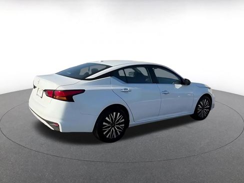 Used 2025 Nissan Altima 2.5 SV image 14