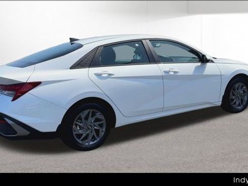 Used 2025 Hyundai Elantra Hybrid FWD image 77