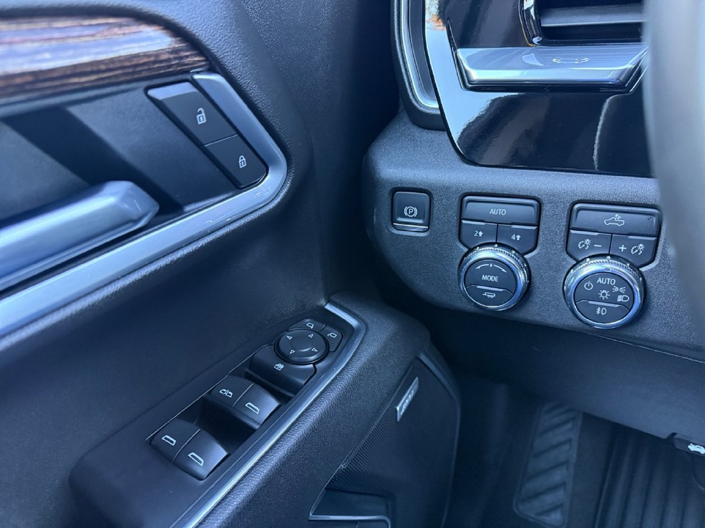 Used 2025 GMC Sierra 1500 Elevation w/ Preferred Package AWD/4WD image 19
