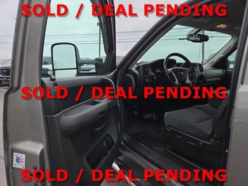 Used 2009 Chevrolet Silverado 2500 LT w/ Exterior Plus Package AWD/4WD image 7