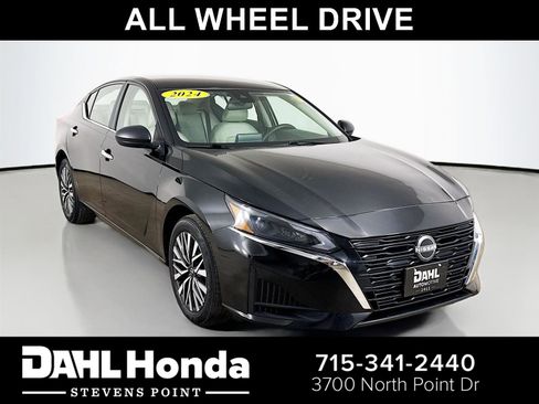 Used 2024 Nissan Altima 2.5 SV AWD/4WD image 1