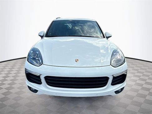 Used 2017 Porsche Cayenne S image 2
