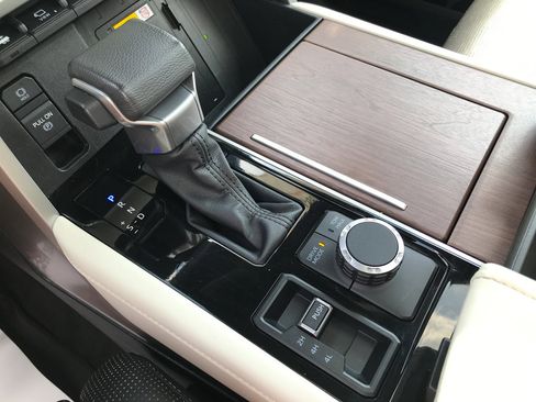 Certified 2023 Toyota Sequoia Capstone image 25