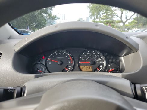 Used 2011 Nissan Frontier SV image 29