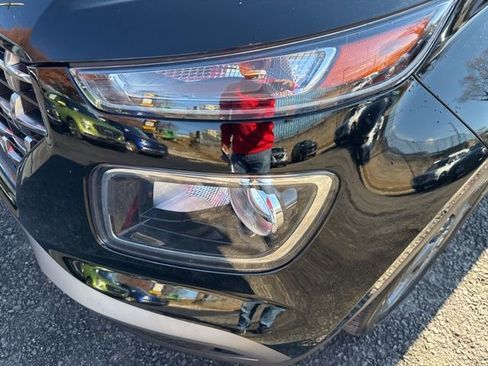 Certified 2023 Hyundai Venue SEL image 28