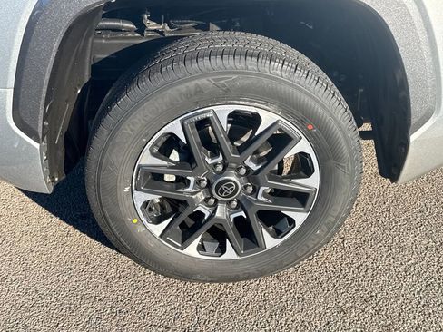 Used 2023 Toyota Tundra Limited image 40