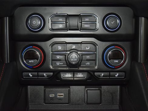Used 2022 Chevrolet Tahoe RST w/ Sport Performance Package AWD/4WD image 34