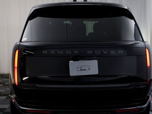 New 2026 Land Rover Range Rover Long Wheelbase SE image 18