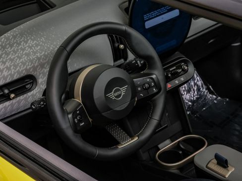 Used 2025 MINI Cooper S FWD image 18