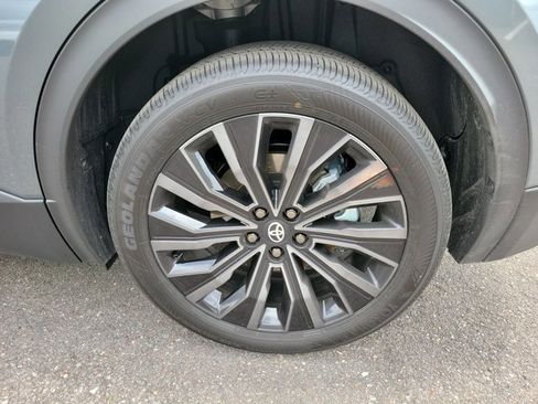 Used 2026 Toyota C-HR AWD/4WD image 25