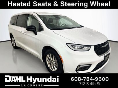 Used 2024 Chrysler Pacifica Touring-L