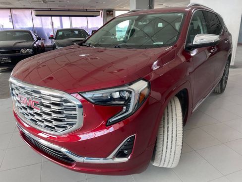 Used 2018 GMC Terrain Denali w/ Comfort Package image 3