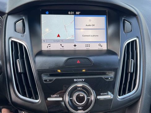 Used 2017 Ford Focus Titanium FWD image 20