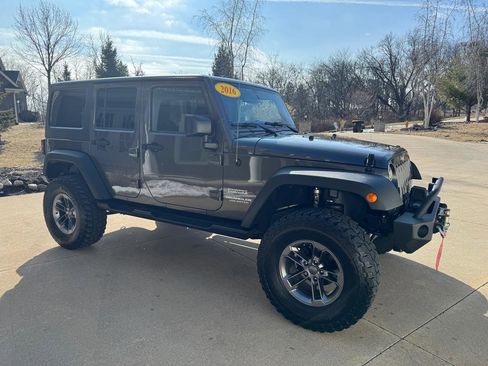 Used 2016 Jeep Wrangler Unlimited Sport w/ Quick Order Package 24S image 8