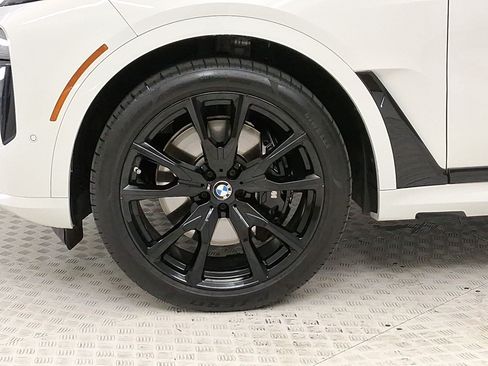 Used 2024 BMW X7 xDrive40i w/ M Sport Package AWD/4WD image 13
