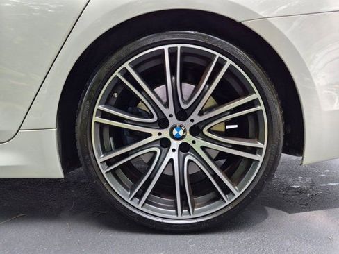 Used 2018 BMW M550i xDrive AWD/4WD image 23