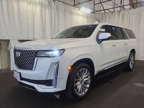 Used 2021 Cadillac Escalade ESV Premium Luxury w/ Performance Package AWD/4WD image 4
