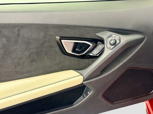 Used 2022 Lamborghini Huracan EVO RWD image 18