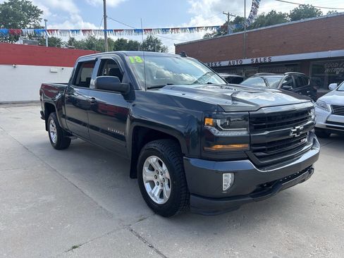 Used 2018 Chevrolet Silverado 1500 LT w/ All Star Edition AWD/4WD image 5